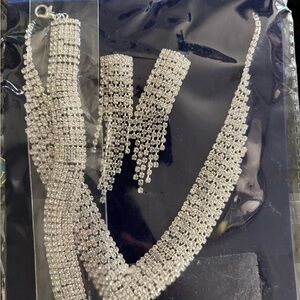 Elegant Silver Jewelry Set